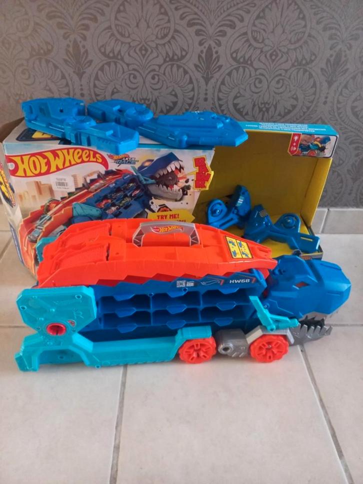 Hot Wheels City Dino Hauler - T-Rex Vrachtwagen, Hobby en Vrije tijd, Modelauto's | Overige schalen, Zo goed als nieuw, Bus of Vrachtwagen