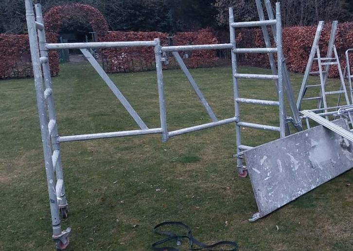 Échafaudage mobile Minimax/Youngman,lot EN1004- Altrex -Temp, Bricolage & Construction, Échafaudages, Comme neuf, Échafaudage fixe ou roulant