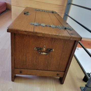 Houten kist te koop beschikbaar voor biedingen
