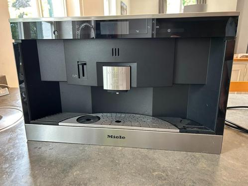 Miele CVA6431 ingebouwde Nespresso-machine, Elektronische apparatuur, Koffiezetapparaten, Zo goed als nieuw, Koffiepads en cups