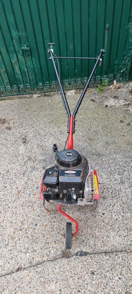 Motoculteur Briggs et Stratton, Doe-het-zelf en Bouw, Gereedschap | Freesmachines, Zo goed als nieuw, Benzine, Ophalen