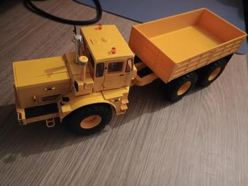 modeltractor beschikbaar voor biedingen