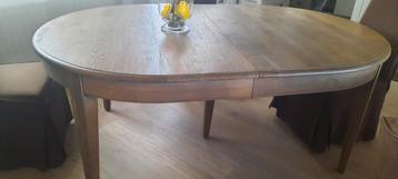 Prachtige kwaliteitsvolle eettafel. beschikbaar voor biedingen