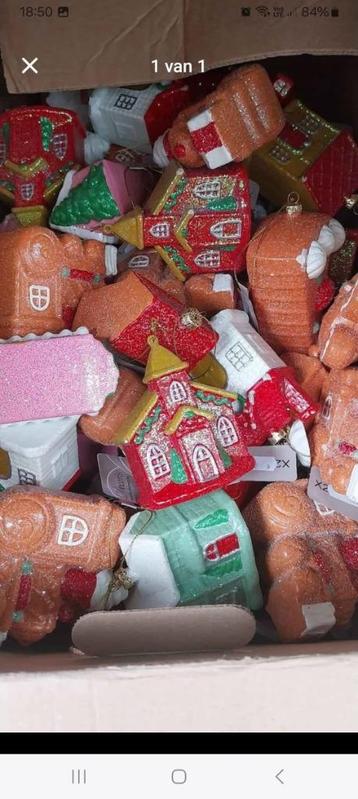 Kerstballen  beschikbaar voor biedingen