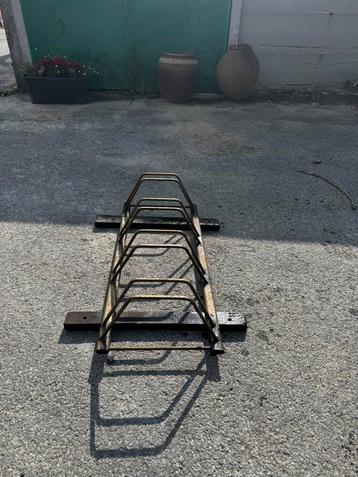Fietsenrek beschikbaar voor biedingen