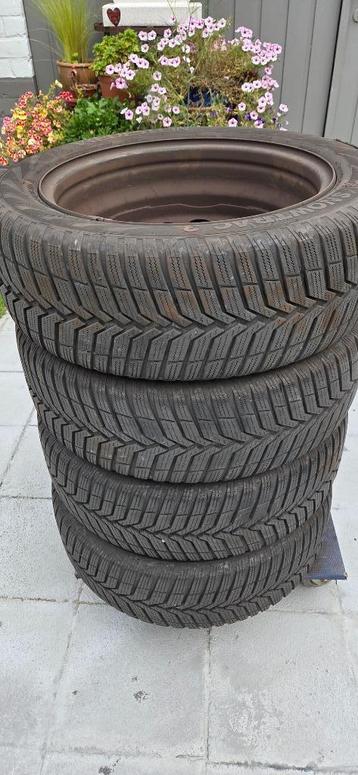 Winterbanden op velg * Vredestein * 195/55 R 16 beschikbaar voor biedingen