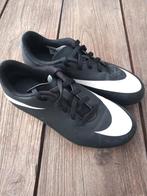 Voetbalschoenen Nike maat 35, Sport en Fitness, Voetbal, Ophalen of Verzenden, Gebruikt, Schoenen
