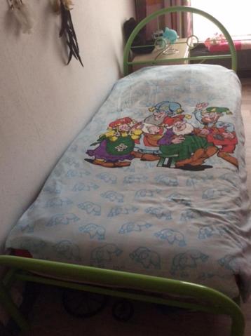 Te koop 1pers bed + matras + matras beschermer, Matelas, Enlèvement, 180 cm ou plus, 85 à 100 cm