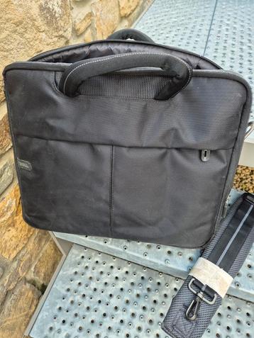 Sac pc portable de marque Dell. beschikbaar voor biedingen