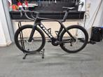 Trek Madone SL6 56 in nieuwstaat, Fietsen en Brommers, Fietsen | Racefietsen, Ophalen, Zo goed als nieuw