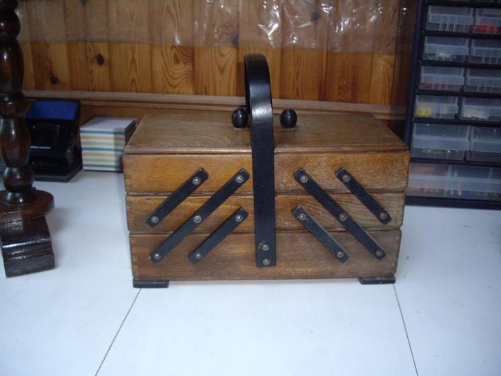 set nostalgische naaidozen, Boeken, Hobby en Vrije tijd, Borduren en Naaien, Ophalen