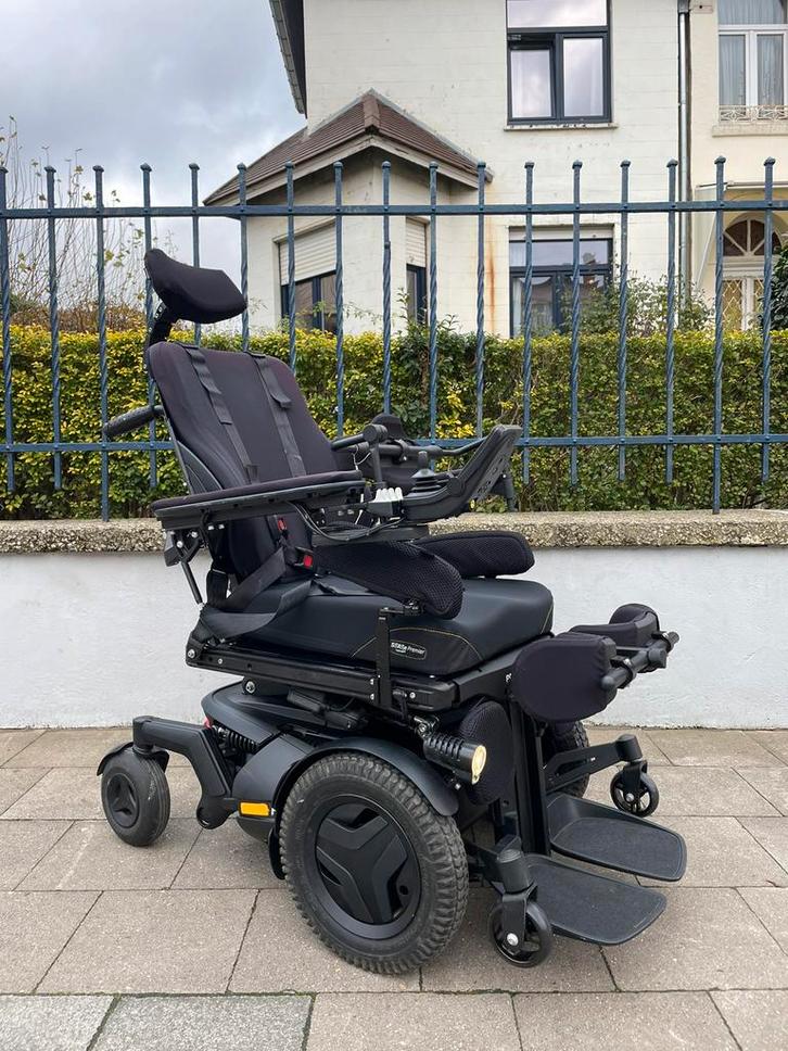 Permobil F5 Corpus elektrische rolstoel ( 88 km ), Diversen, Rolstoelen, Zo goed als nieuw, Elektrische rolstoel, Inklapbaar, Ophalen of Verzenden