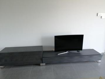 Tv-meubel (bovenste deel + onderste gedeelte) beschikbaar voor biedingen