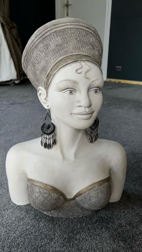 Grote vrouwelijke buste met gedetailleerde afwerking, Antiek en Kunst, Kunst | Beelden en Houtsnijwerken, Ophalen