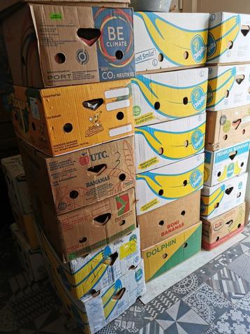 Kavels op de rommelmarkt (verschillende soorten, decoratie,  beschikbaar voor biedingen