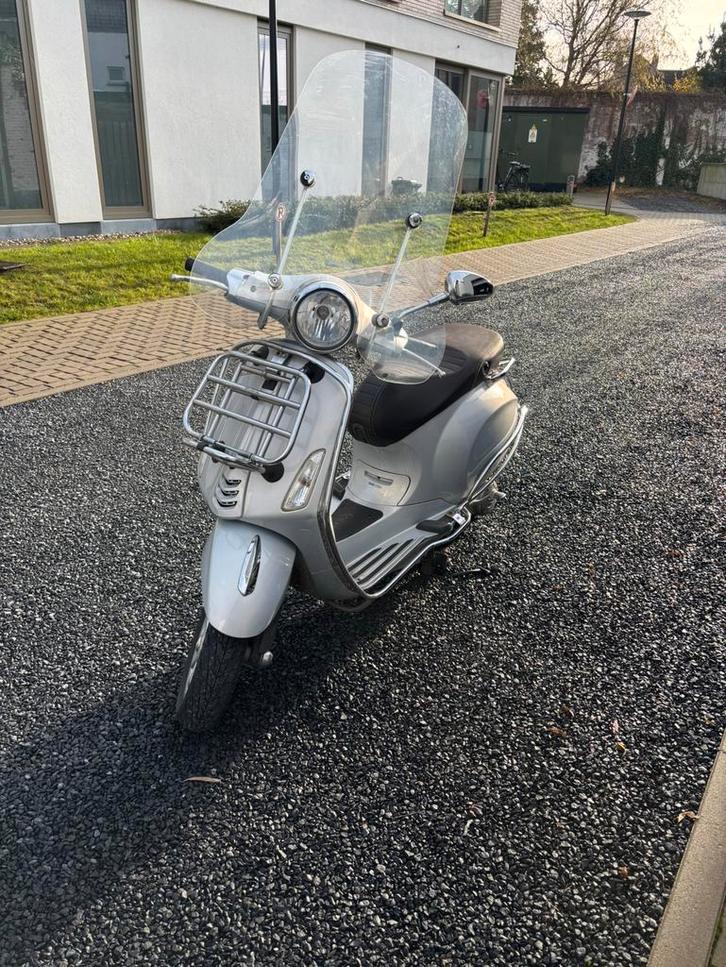 Vespa Primavera te koop a klasse, Vélos & Vélomoteurs, Scooters | Vespa, Utilisé, Autres modèles, Classe A (25 km/h), Enlèvement