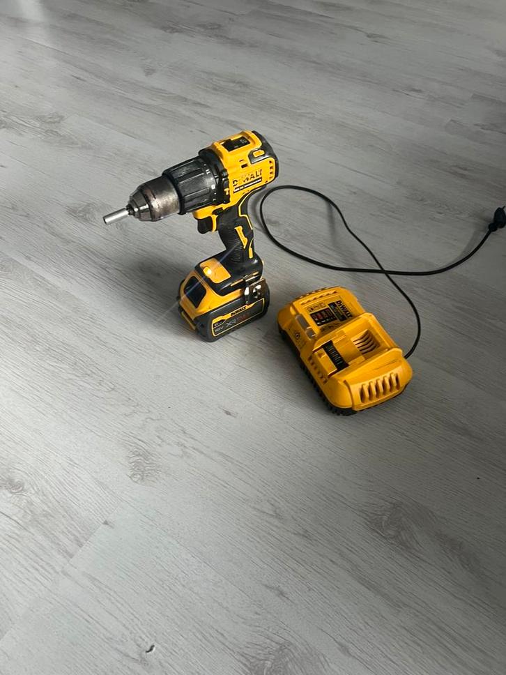 Perceuse à percussion Dewalt DCD709N-XJ + batterie 18 V 6 Ah, Bricolage & Construction, Outillage | Foreuses, Utilisé, Enlèvement ou Envoi