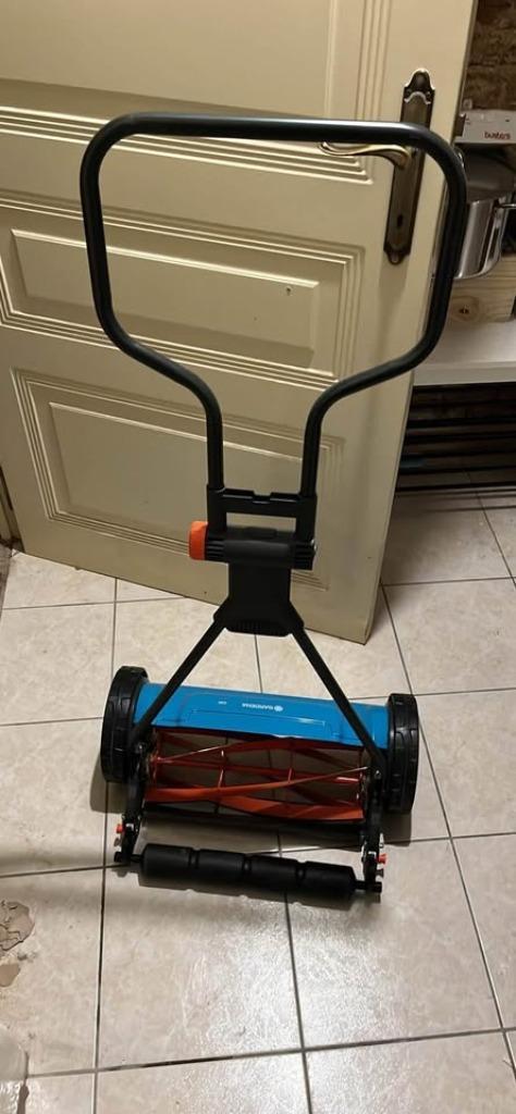 Gardena 400 - hand- spindelmaaier, Tuin en Terras, Grastrimmers, Zo goed als nieuw, Accu, 30 tot 50 cm, Ophalen