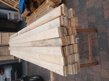 Houten planken  beschikbaar voor biedingen
