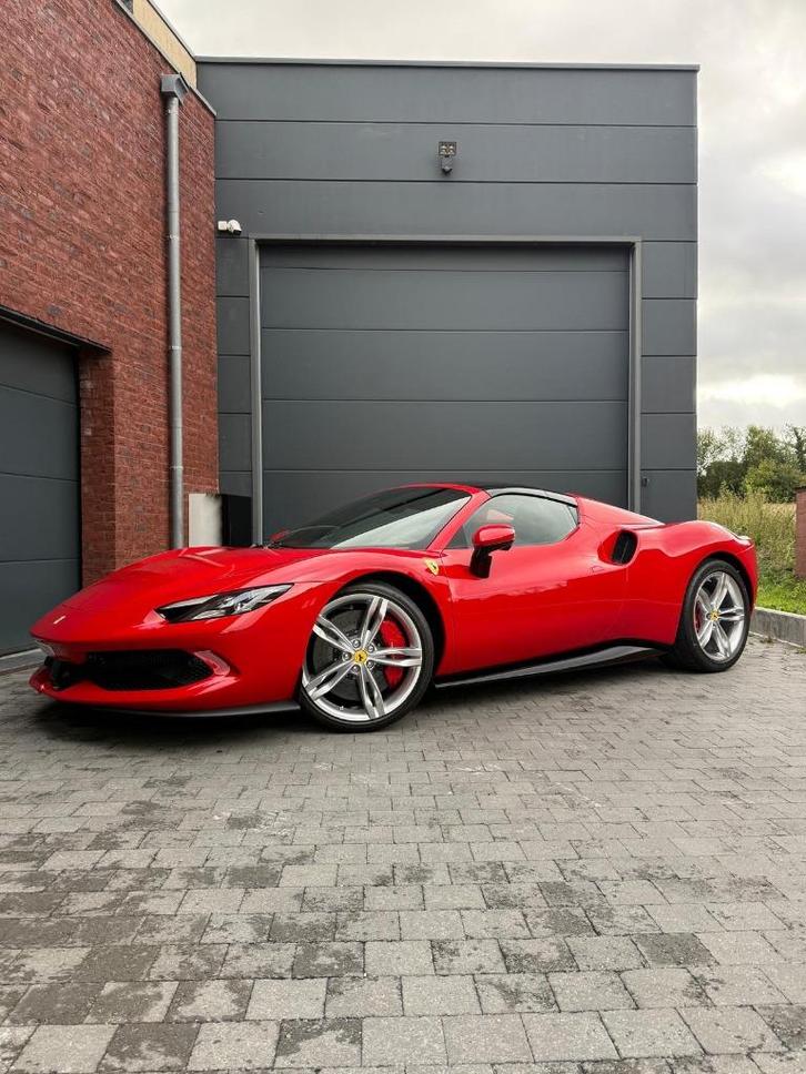 Ferrari 296 GTS ROSSO CORSA, Auto's, Ferrari, Bedrijf, 296 GTB, 360° camera, ABS, Achteruitrijcamera, Adaptieve lichten, Adaptive Cruise Control