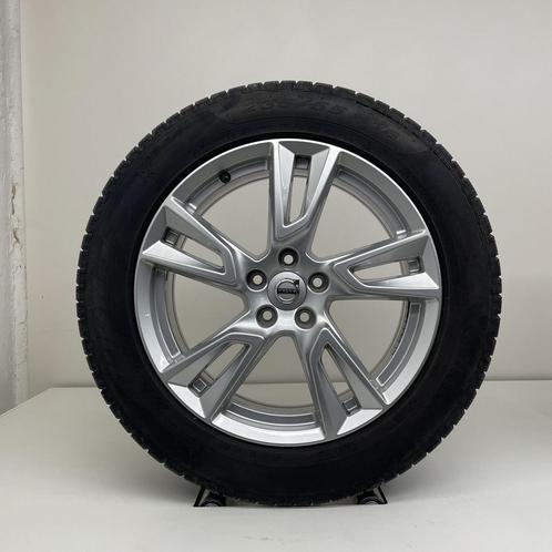 Volvo 18 inch velgen + winterbanden XC40, Auto-onderdelen, Banden en Velgen, Banden en Velgen, Winterbanden, 18 inch, 235 mm, Personenwagen