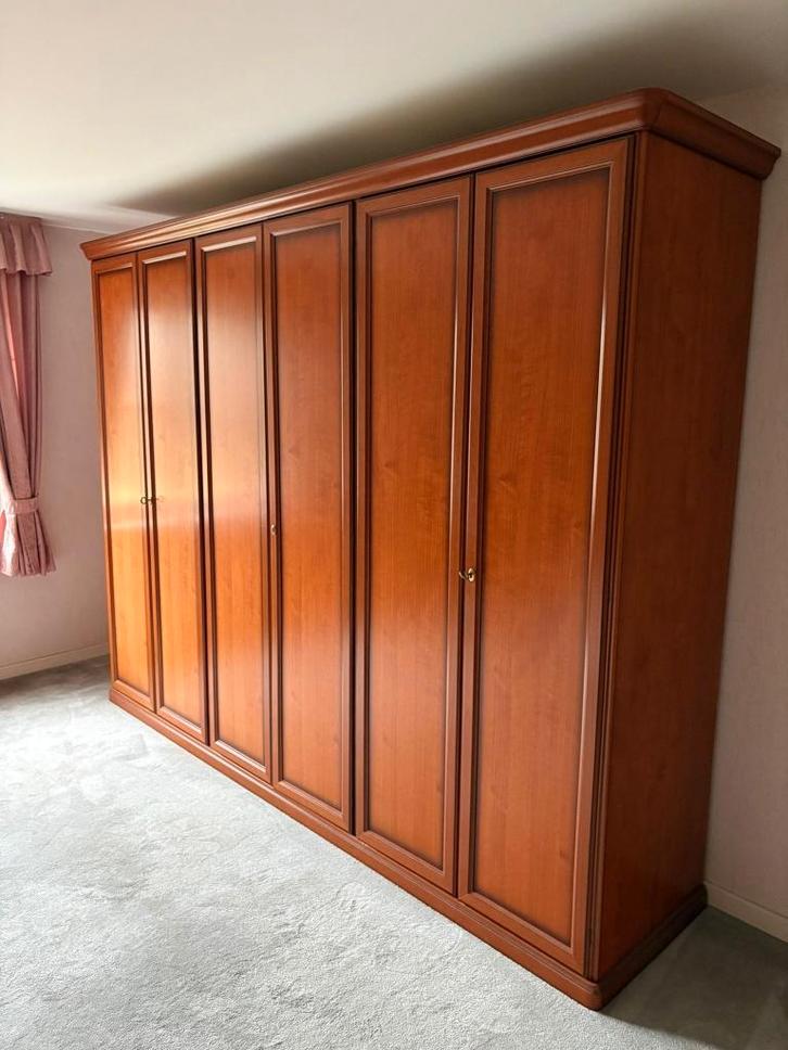 5-deurs mahonie-look kledingkast met paneeldeuren – klassiek, Huis en Inrichting, Kasten | Kleerkasten, Gebruikt, 200 cm of meer