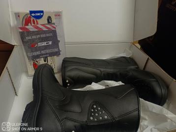 BOTTES MOTO NEUVES SIDI 37