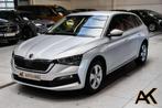 Skoda Scala 1.0 TSI Ambition NIEUW - NAVI / SMARTLINK / PDC, Auto's, Nieuw, Te koop, Zilver of Grijs, Berline