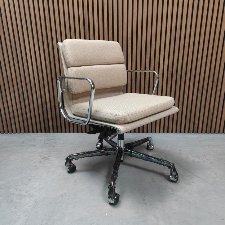 Vitra EA 217 Bureaustoel Papyrus / Crème, Antiek en Kunst, Antiek | Kantoor en Zakelijk, Ophalen of Verzenden