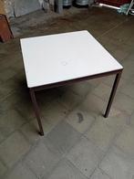 Vierkante tafel, Ophalen, Gebruikt