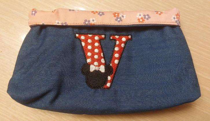 Pochette vide-poches en jeans avec la lettre V et Minnie., Bijoux, Sacs & Beauté, Trousses de toilette, Neuf, Garçon ou Fille