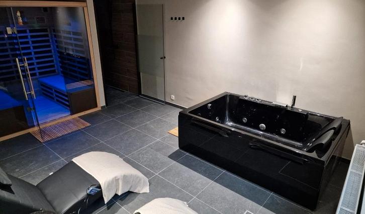 Magnifique Baignoire Balneo Noire !! A ne pas manquez!, Bricolage & Construction, Sanitaire, Comme neuf, Baignoire, Enlèvement