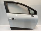 PORTIER RECHTS VOOR Renault Clio IV (5R) (01-2012/08-2021), Auto-onderdelen, Gebruikt, Rechts, Renault, Deur