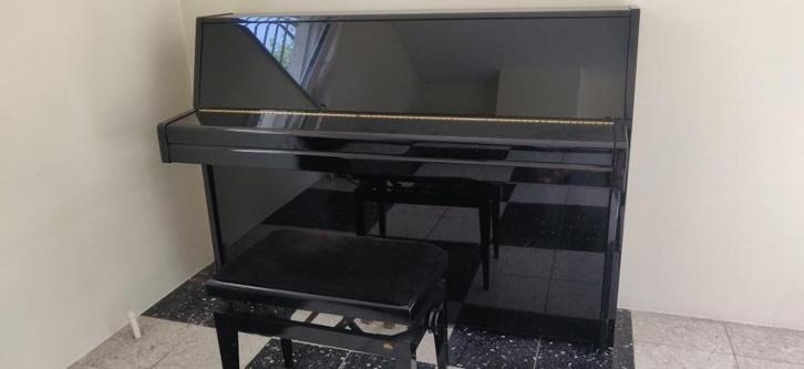 Yamaha M-108 Piano, Muziek en Instrumenten, Piano's, Zo goed als nieuw, Piano, Zwart, Hoogglans, Ophalen