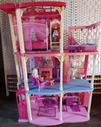 Barbiehuis + auto, poppen en andere toebehoren, Kinderen en Baby's, Gebruikt, Ophalen