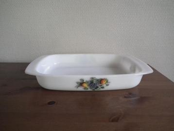 Plat blanc arcopal France, avec motifs (vintage) 34 x 21 cm., Utilisé, Autres matériaux, Autres styles, Récipient(s)
