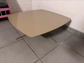 Design salontafel beige (Van Praet Moorsel) beschikbaar voor biedingen