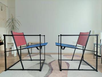 Stoelen FM62 pastoe rood en blauw beschikbaar voor biedingen