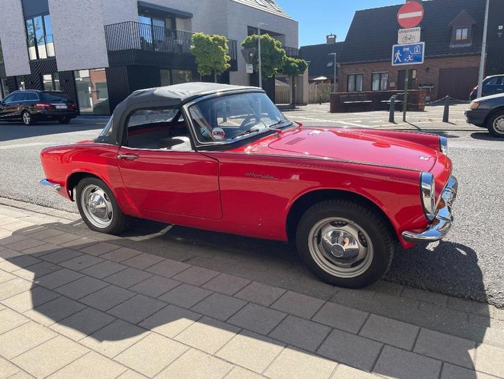 Honda S600 cabrio Roadster, Auto's, Oldtimers, Particulier, Honda, Benzine, Cabriolet, 2 deurs, Handgeschakeld, Rood, Stof, Ophalen