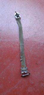 Jugulaire, Enlèvement