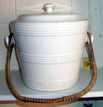 SEAU en FAIENCE de NIMY, Enlèvement