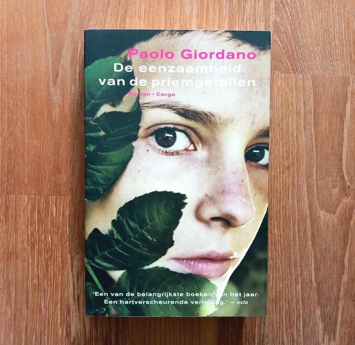 BOEK De Eenzaamheid van de Priemgetallen (Paolo Giordano), Boeken, Romans, Gelezen, Europa overig, Ophalen of Verzenden