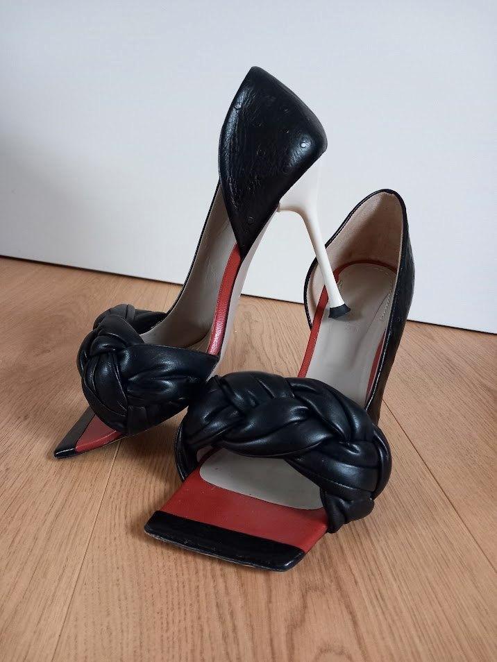 Stijlvolle, prachtige Morobé pumps, Kleding | Dames, Schoenen, Zo goed als nieuw, Pumps, Zwart, Ophalen of Verzenden