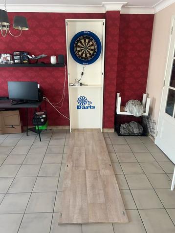 Dartskast te koop beschikbaar voor biedingen