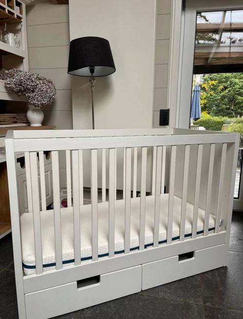Lit bébé IKEA évolutif 60x120 + 2 matelas à langer, Enfants & Bébés, Parcs, Utilisé