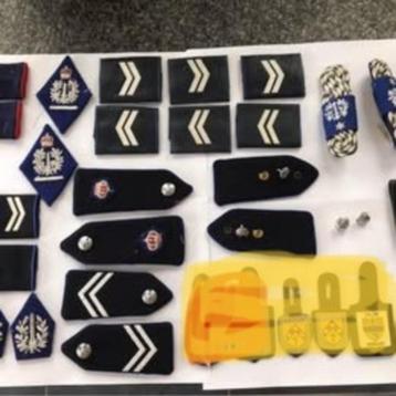 Politie/rijkswacht gerelateerde  beschikbaar voor biedingen