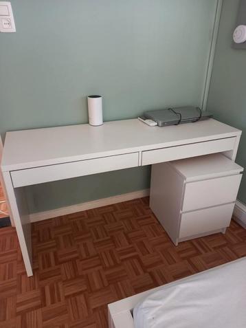 lit, bureau, table de chevet et commode, Enlèvement, Utilisé