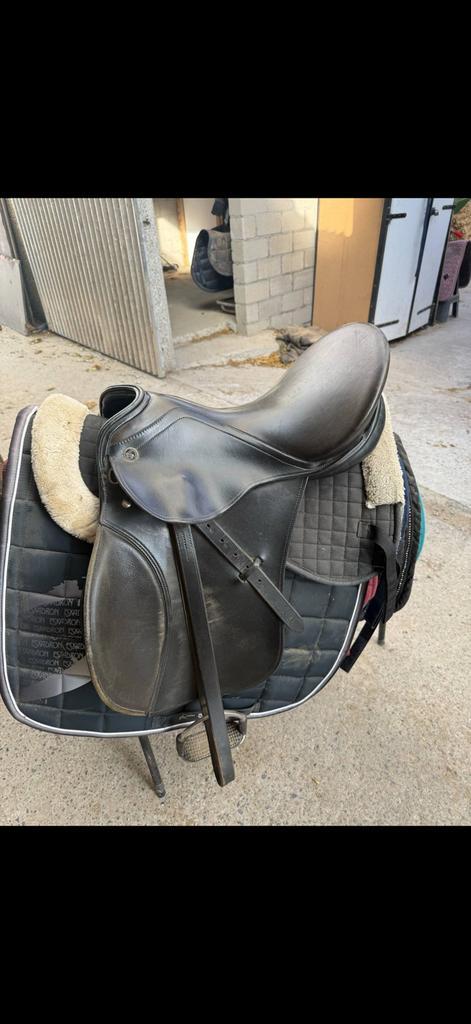 Veelzijdigheidszadel Kieffer 17,5, Dieren en Toebehoren, Paarden en Pony's | Zadels, Zo goed als nieuw, Ophalen of Verzenden