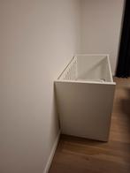 Babybedje Bopita – wit, houten kinderbed in perfecte staat, Kinderen en Baby's, Ophalen, Zo goed als nieuw, Minder dan 140 cm