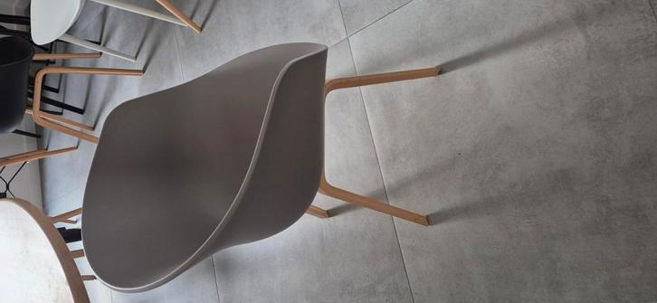 HAY verschillende stoelen showroom modellen, Huis en Inrichting, Stoelen, Zo goed als nieuw, Ophalen